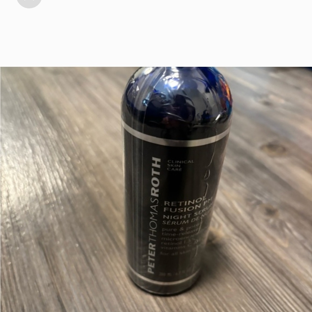 Peter Thomas Roth Retinol Fusion PM Night Serum in Blue and Black